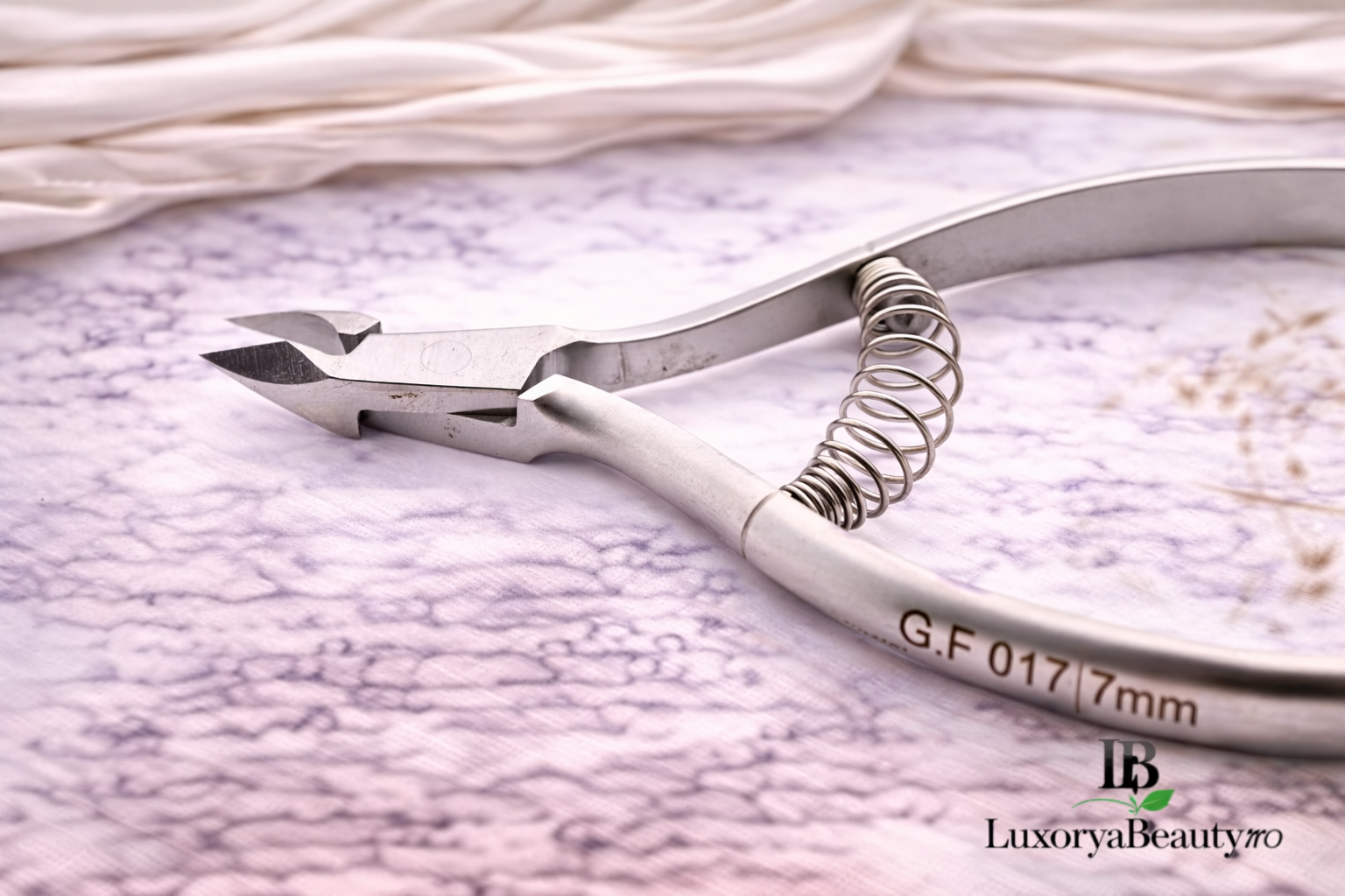 Clește pentru cuticule Global Fashion 017, 7 mm – Profesional, Oțel Inoxidabil, Precizie Maximă pentru Manichiură